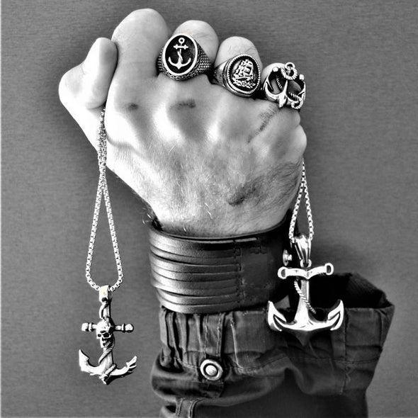 SKULL ANCHOR PENDANT