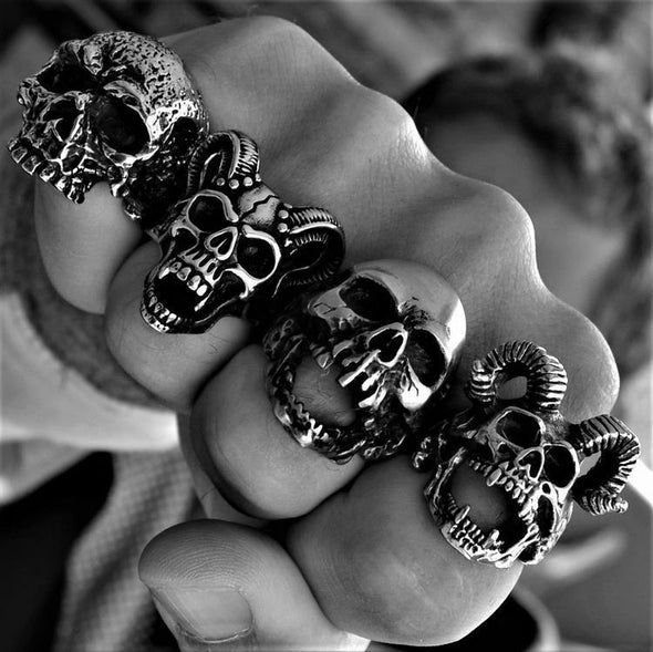 SKULL RIDER BLACK RING