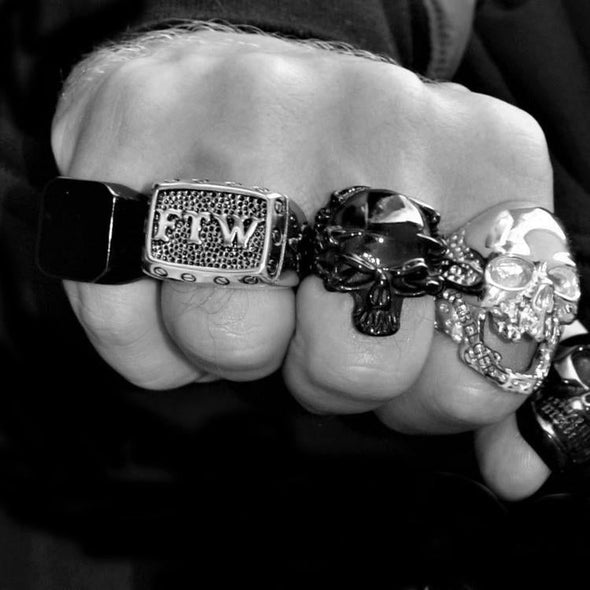 THINKING SKULL BLACK RING